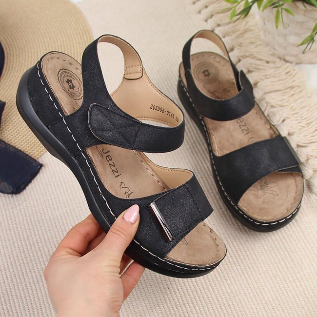Sandały komfortowe damskie na rzepy czarne eVento 0146